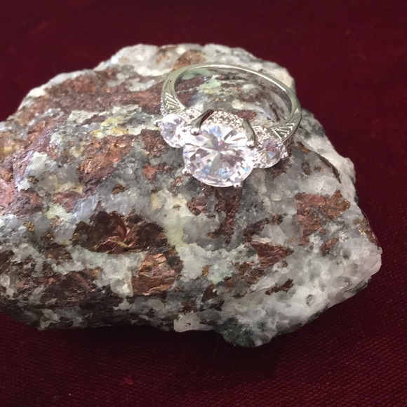 BLING - Picture 4 of 8